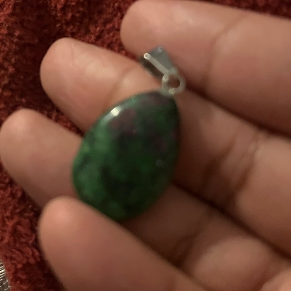 Hand Crafted Green & Red Natural Bloodstone Pendant on Chain Handmade Hand Made - Picture 3 of 4